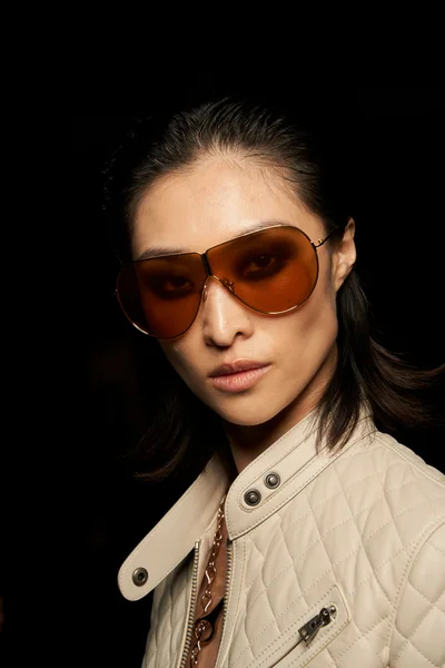 Look 27
